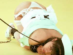 無料SM画像 スレンダー美女を看護婦コスプレで拘束調教